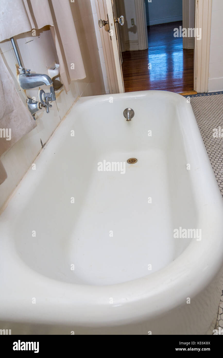Vintage bathtub in American home in Kentucky USA Stock Photo Alamy