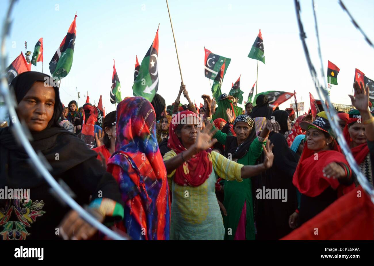 Hyderabad, Pakistan. 18th Oct, 2017. PPP women dance on the beat of there party songs during the large public gathering in Hyderabad in which chairman of Pakistan Peoples Party PPP Bilawal Bhutto will deliver his speech Credit: Janali Laghari/Pacific Press/Alamy Live News Stock Photo