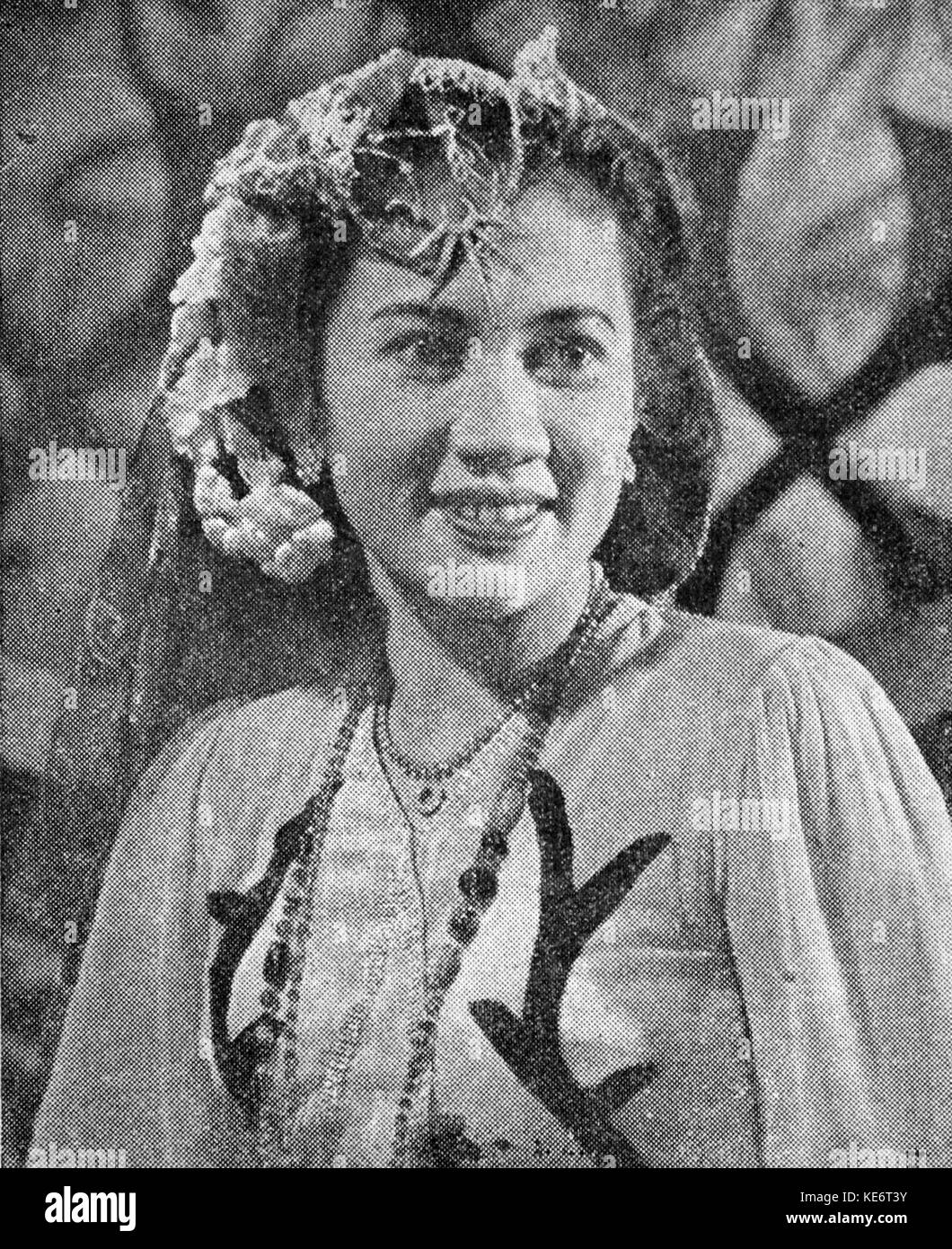 R Umami, Film Varia 1.8 (July 1954), p36 Stock Photo