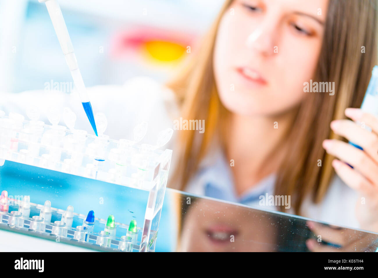 Cell culture cancer research hires stock photography and images Alamy