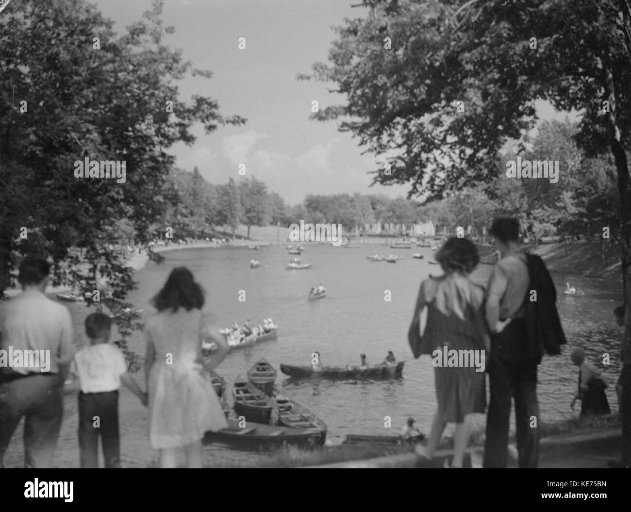 Vintage urban park scene Black and White Stock Photos & Images - Alamy
