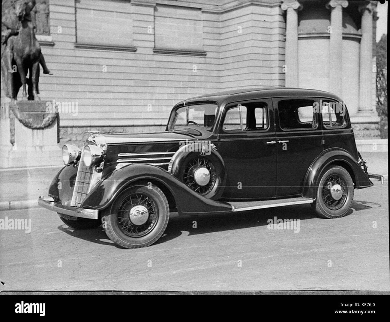 21259 1934 5BX Vauxhall Big Six 26 hp sedan body by Holdens taken for Liberty Motors Stock Photo