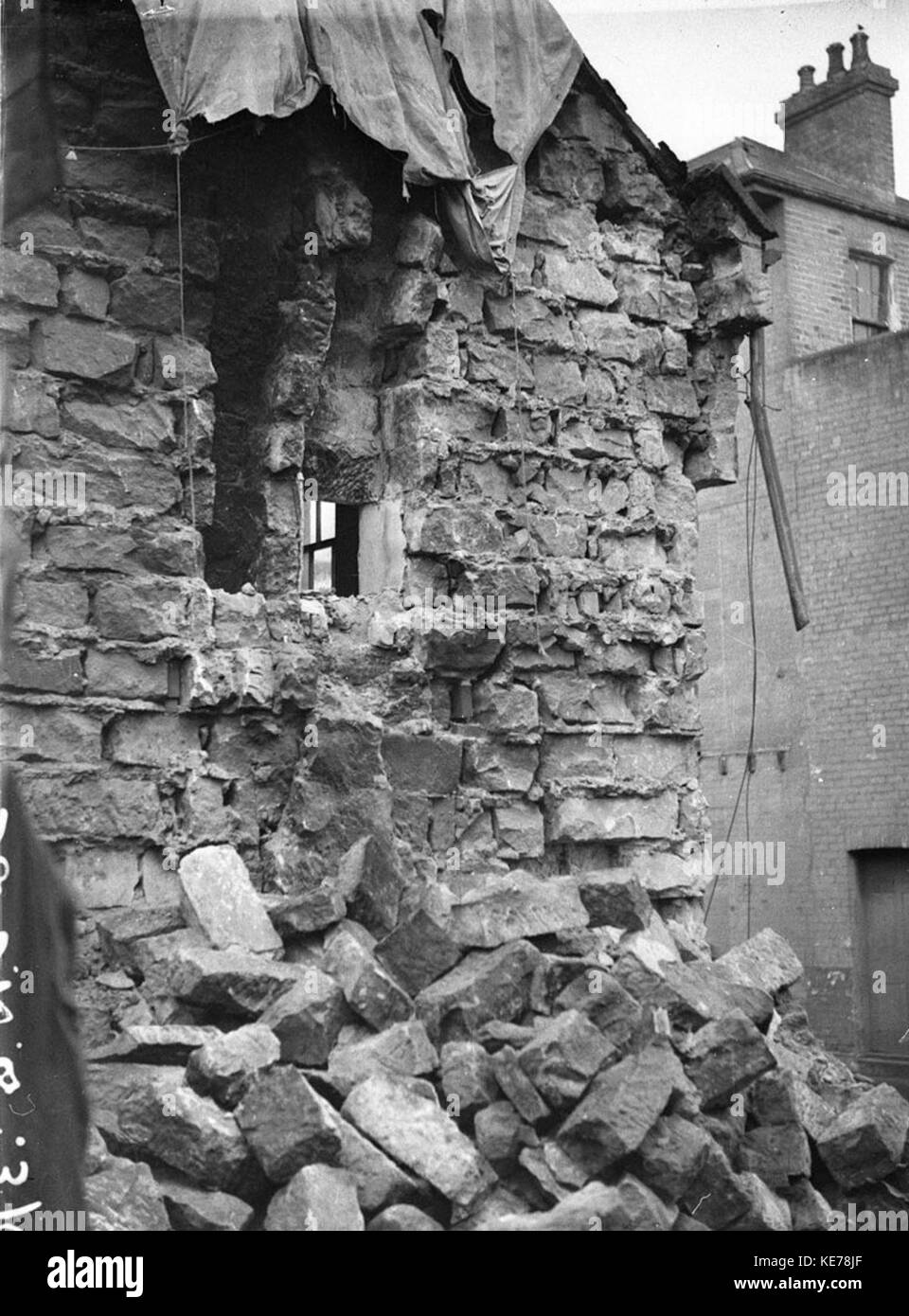42380 Demolishing old buildings at Pyrmont or Wall crash Chisholm Street Paddington Stock Photo