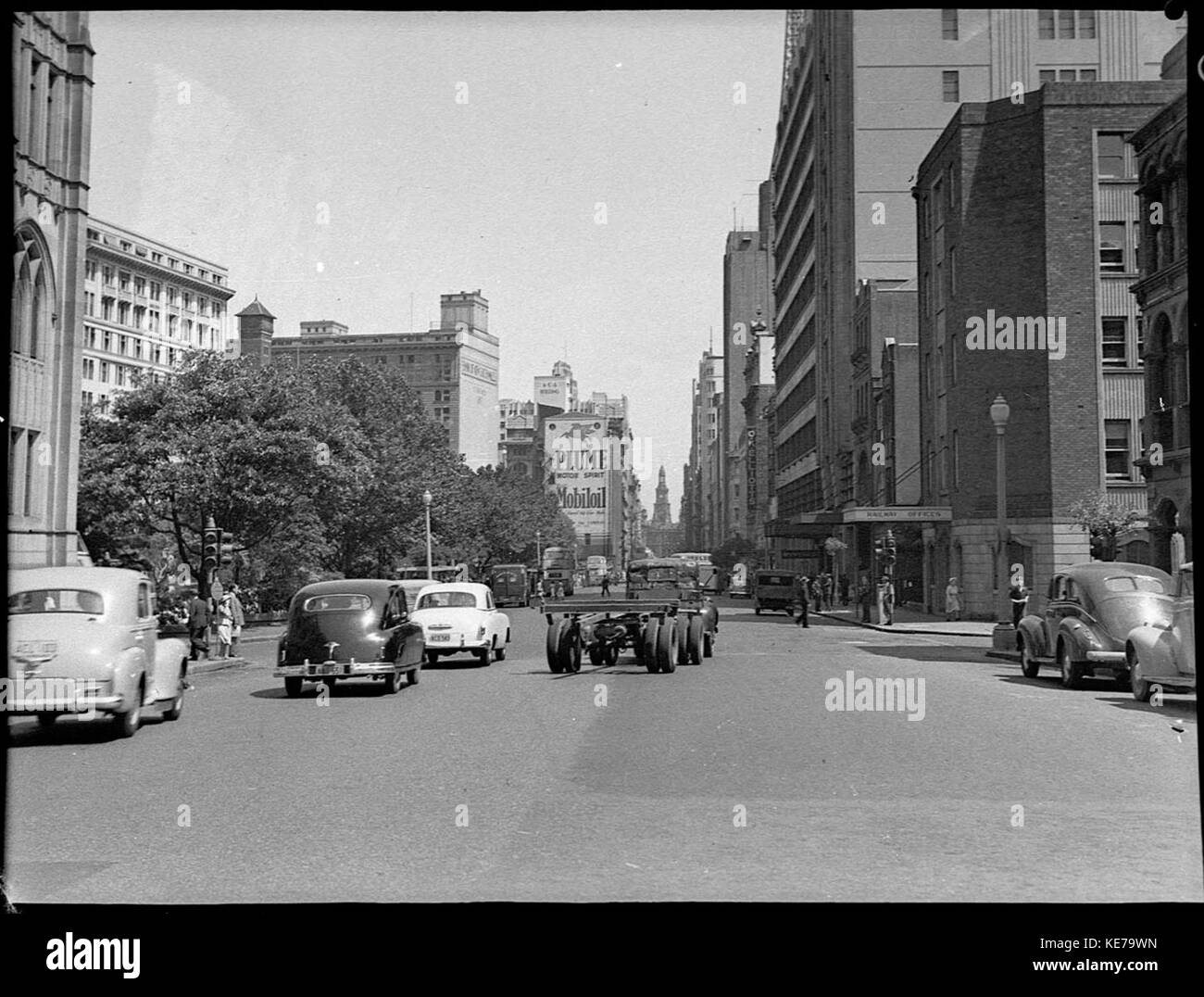 31741 York Street traffic for Commonwealth Department Stock Photo Alamy