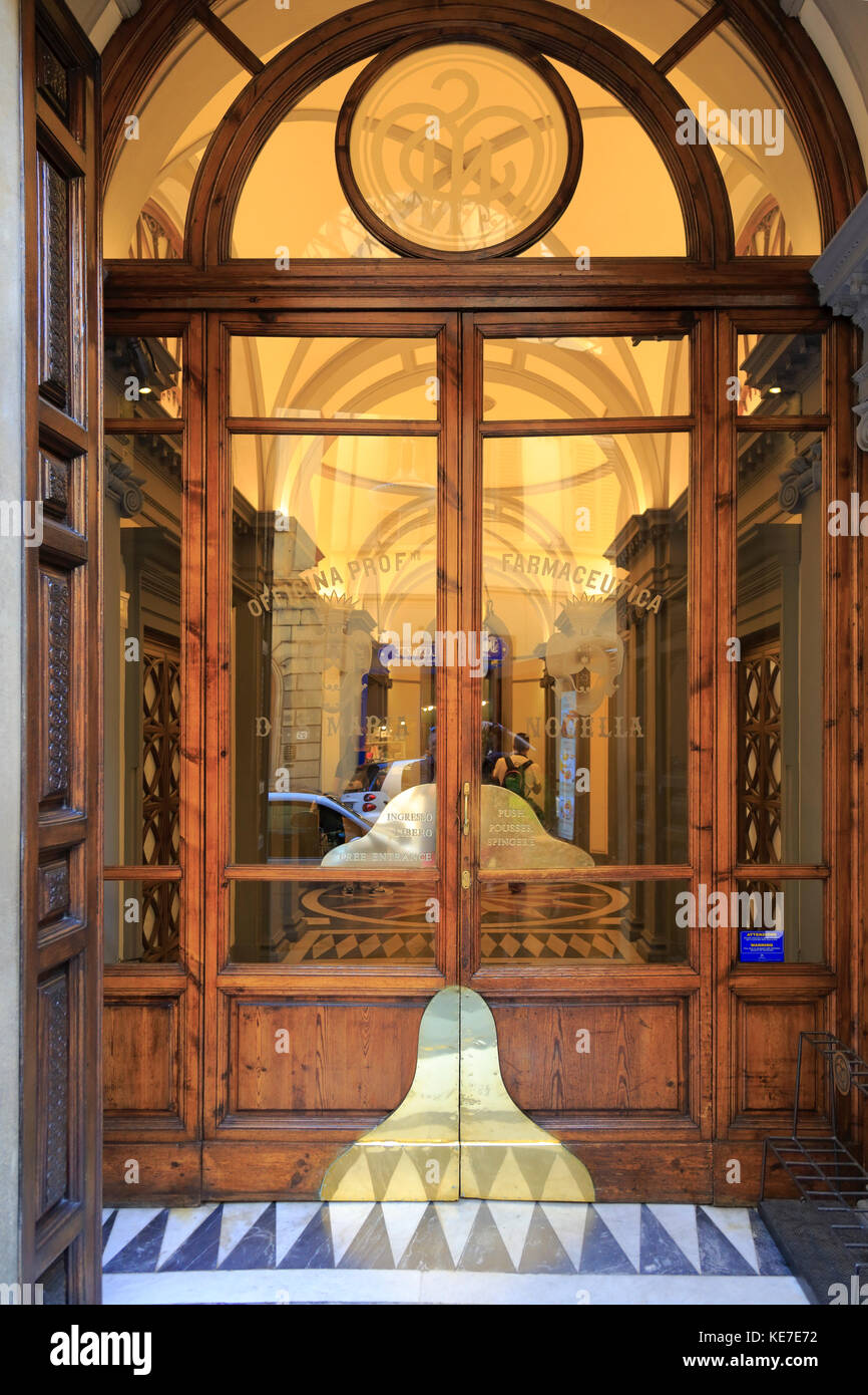 Italy old pharmacy hi-res stock photography and images - Alamy