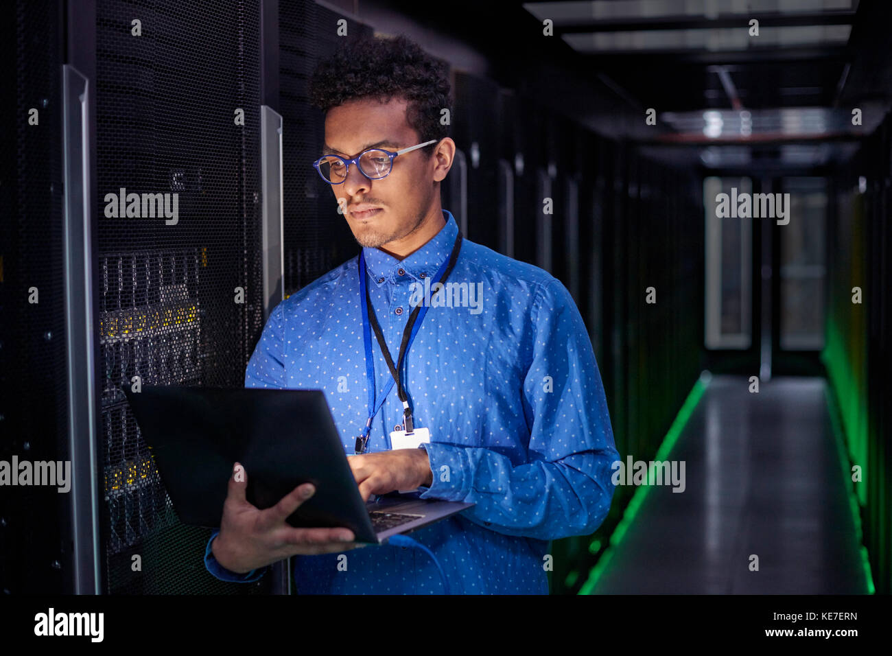 Dark room laptop hi-res stock photography and images - Alamy