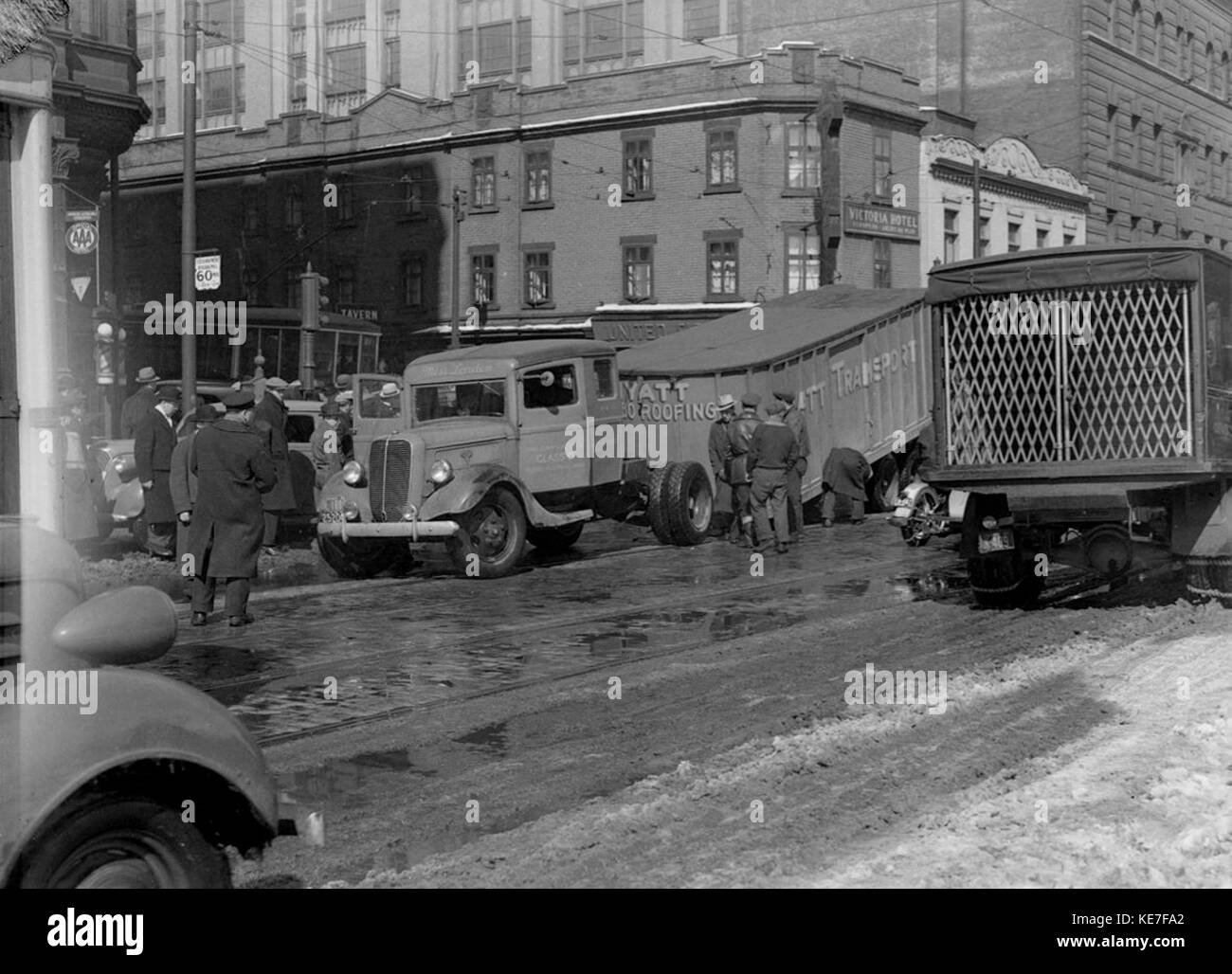 Accident. St. James St. & Peel BAnQ P48S1P03390 Stock Photo Alamy