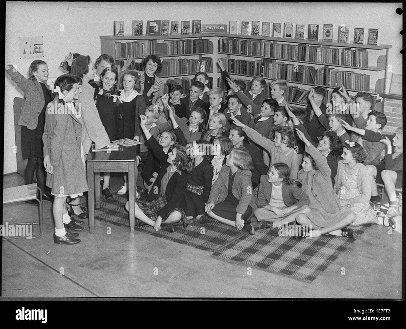 31947 Schoolchildren at Wallsend Free Library Stock Photo