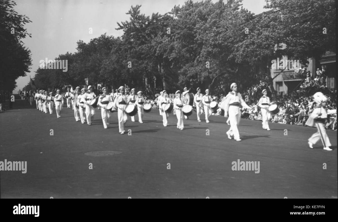 Parade. Corps de Gymnase Prevost Montreal St. Jean Baptiste BAnQ