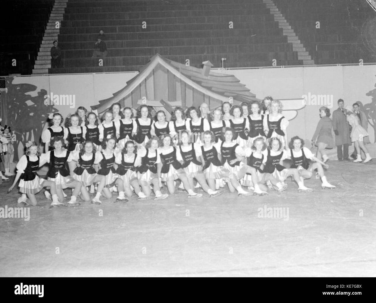 Skating. Montreal Figure Skating Club Barn Dance BAnQ P48S1P10941 Stock