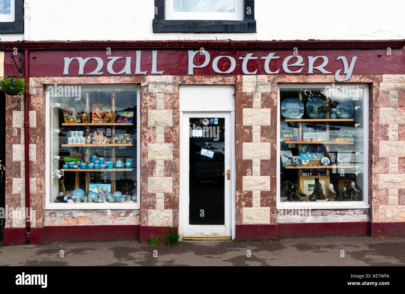 Pottery shop on the seafront in Tobermory, Isle of Mull, Argyll and Bute, Scotland, UK Stock Photo