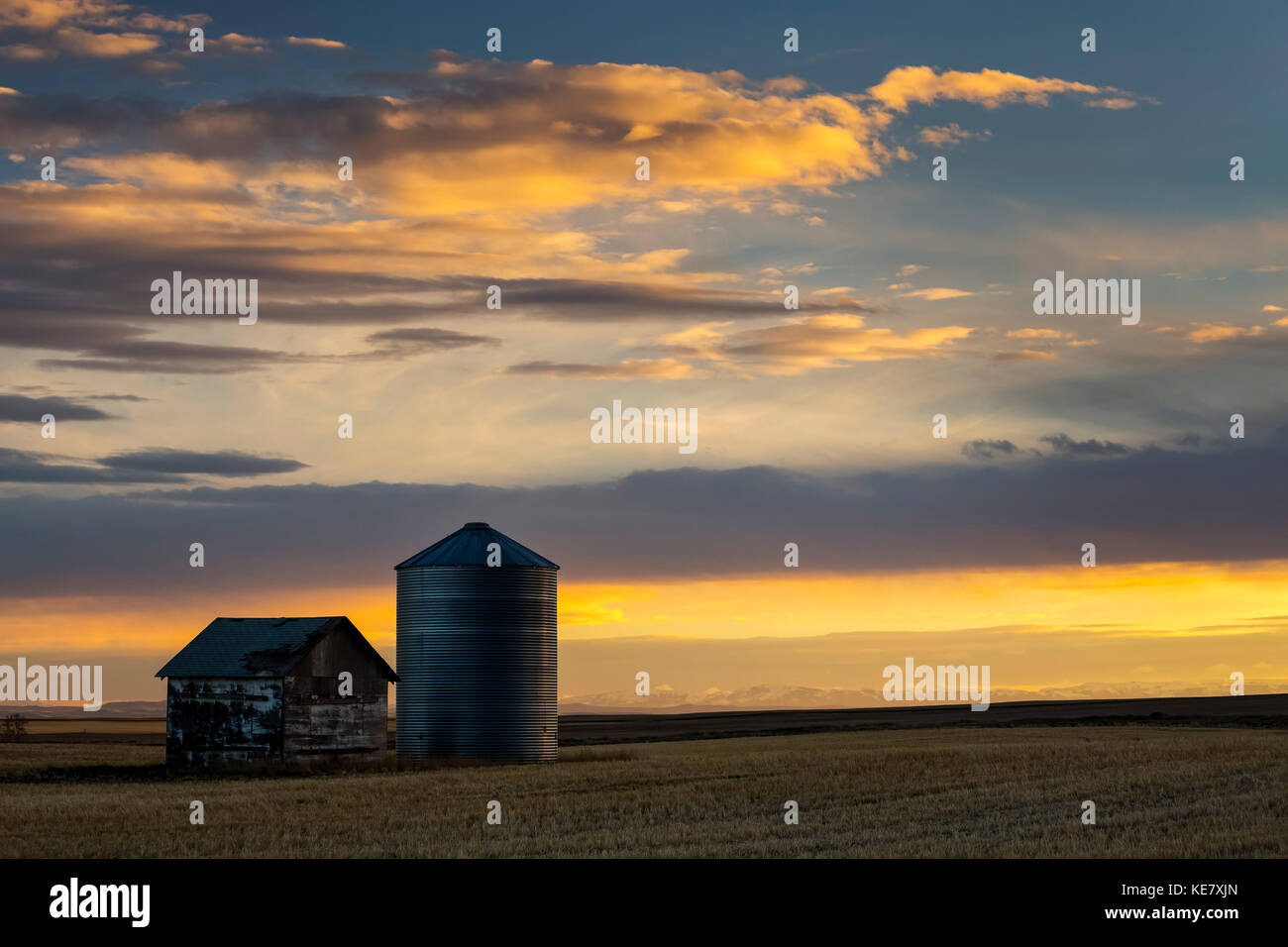 Grain bin hi-res stock photography and images - Alamy