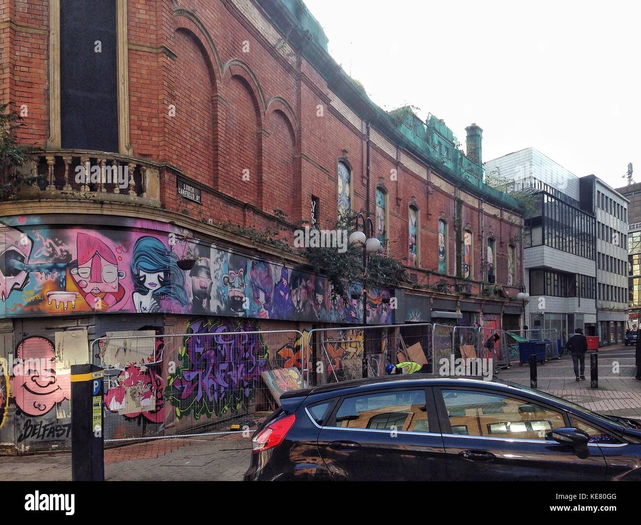 Derelict buildings on Lower Garfield Street in Belfast Stock Photo