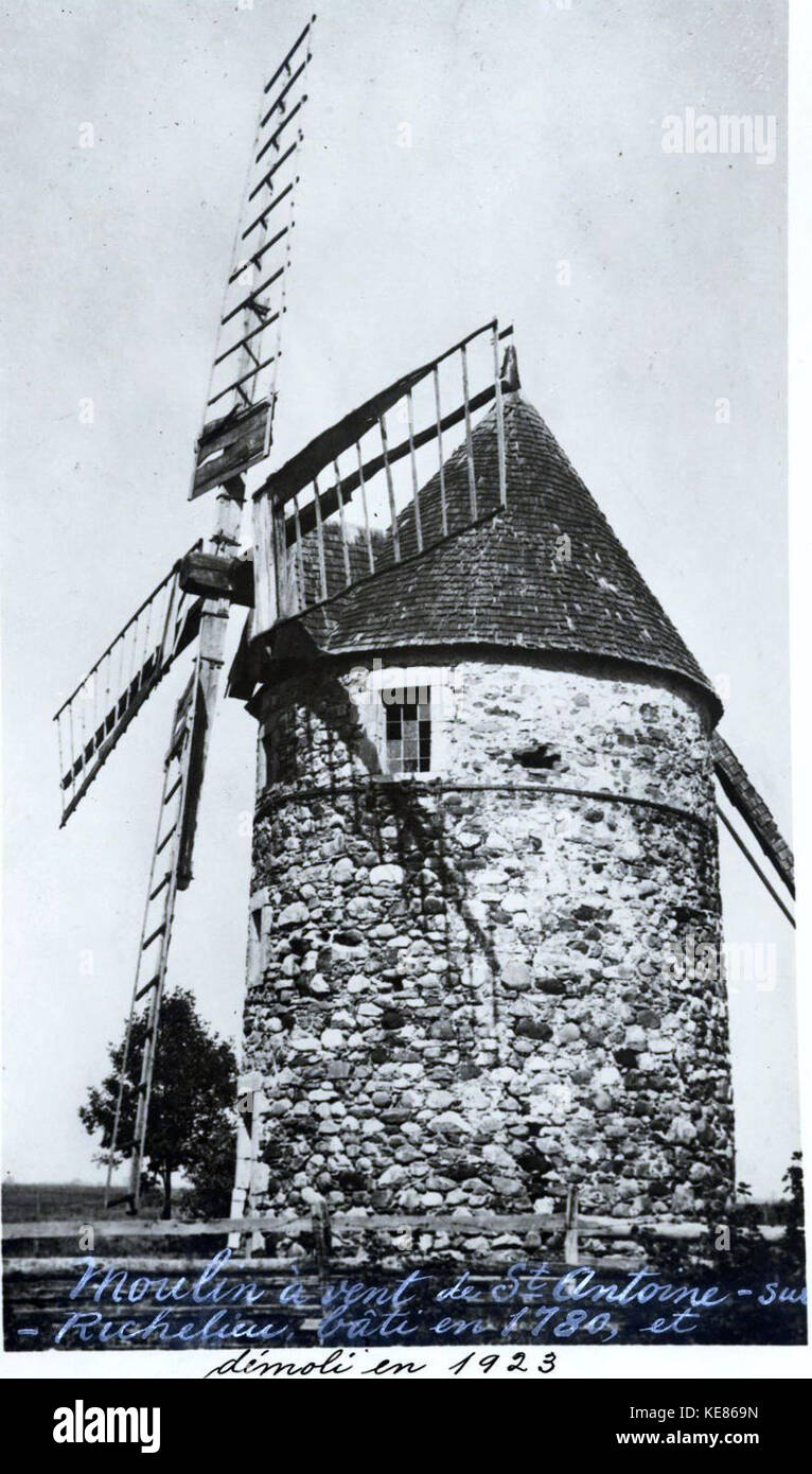 Moulin a vent de Saint Antoine sur Richelieu Stock Photo Alamy