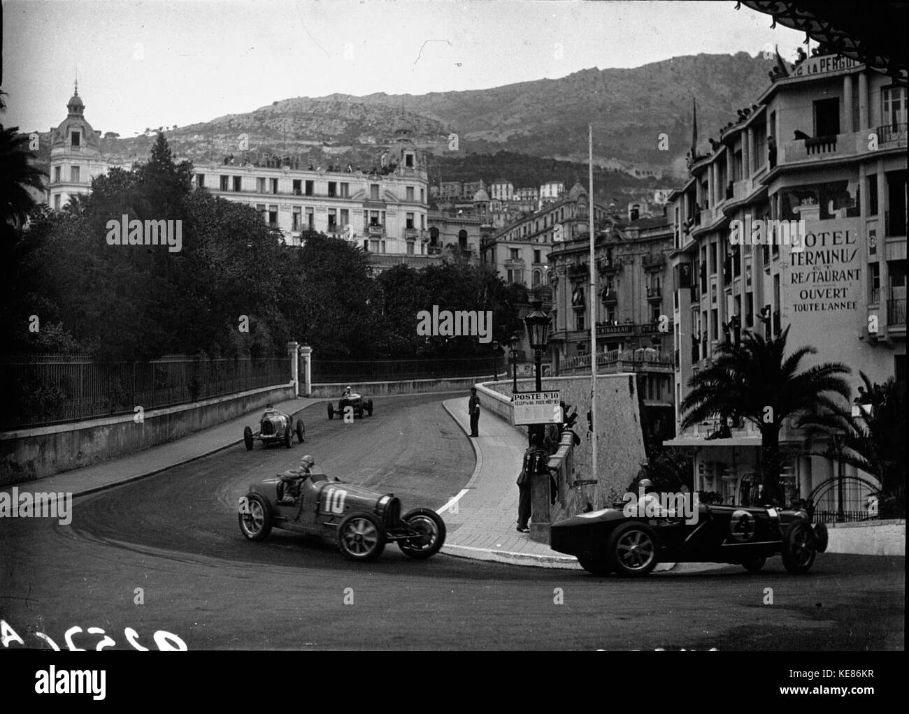 Passing at the 1932 Monaco Grand Prix Stock Photo Alamy