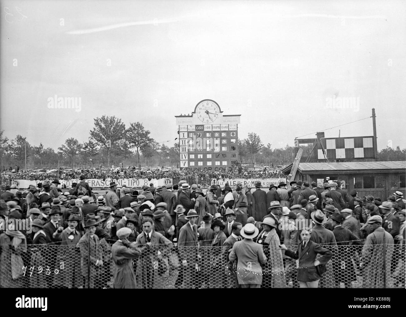 Crowds at the 1922 Italian Grand Prix Stock Photo Alamy