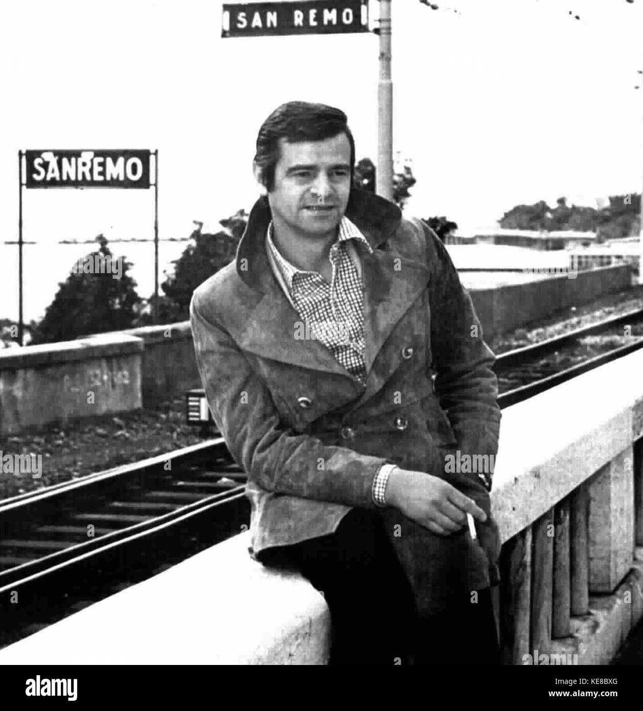 Sergio Endrigo at Sanremo Station Stock Photo Alamy