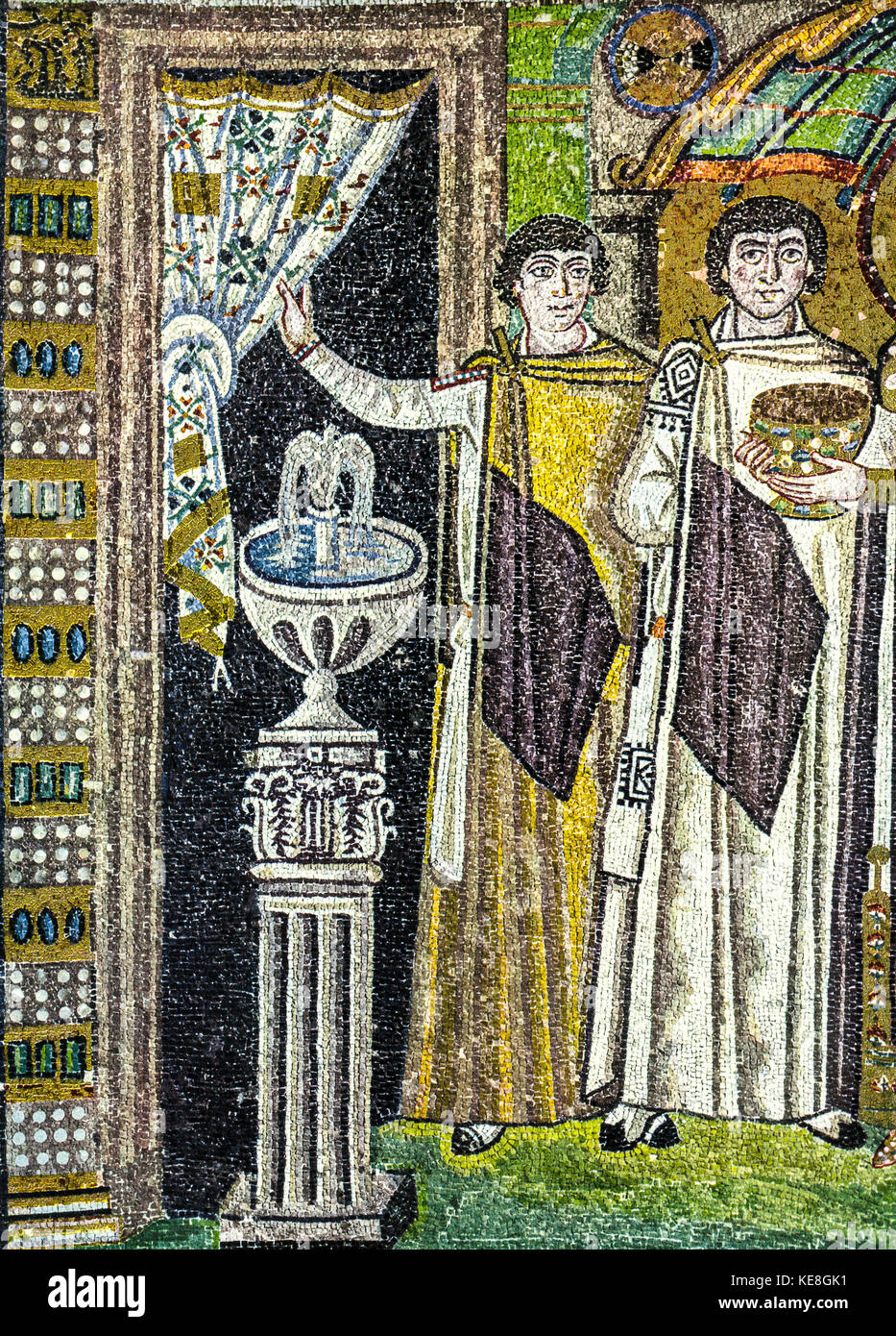 Italy Emilia Romagna Ravenna Basilica Saint Vitale mosaic -Dignitaries of the Byzantine court, fragment of Empress Theodora and his court Stock Photo