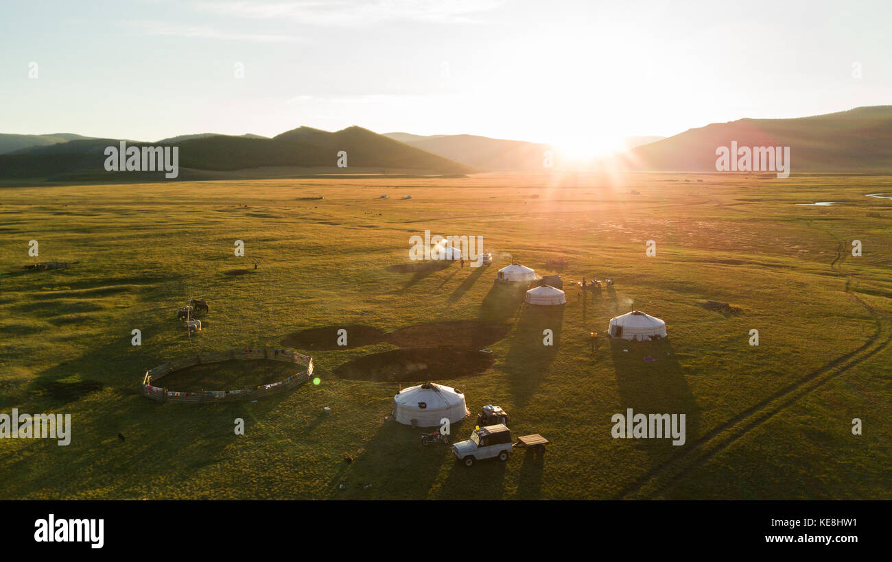 Mongolian family yurt home hi-res stock photography and images - Alamy
