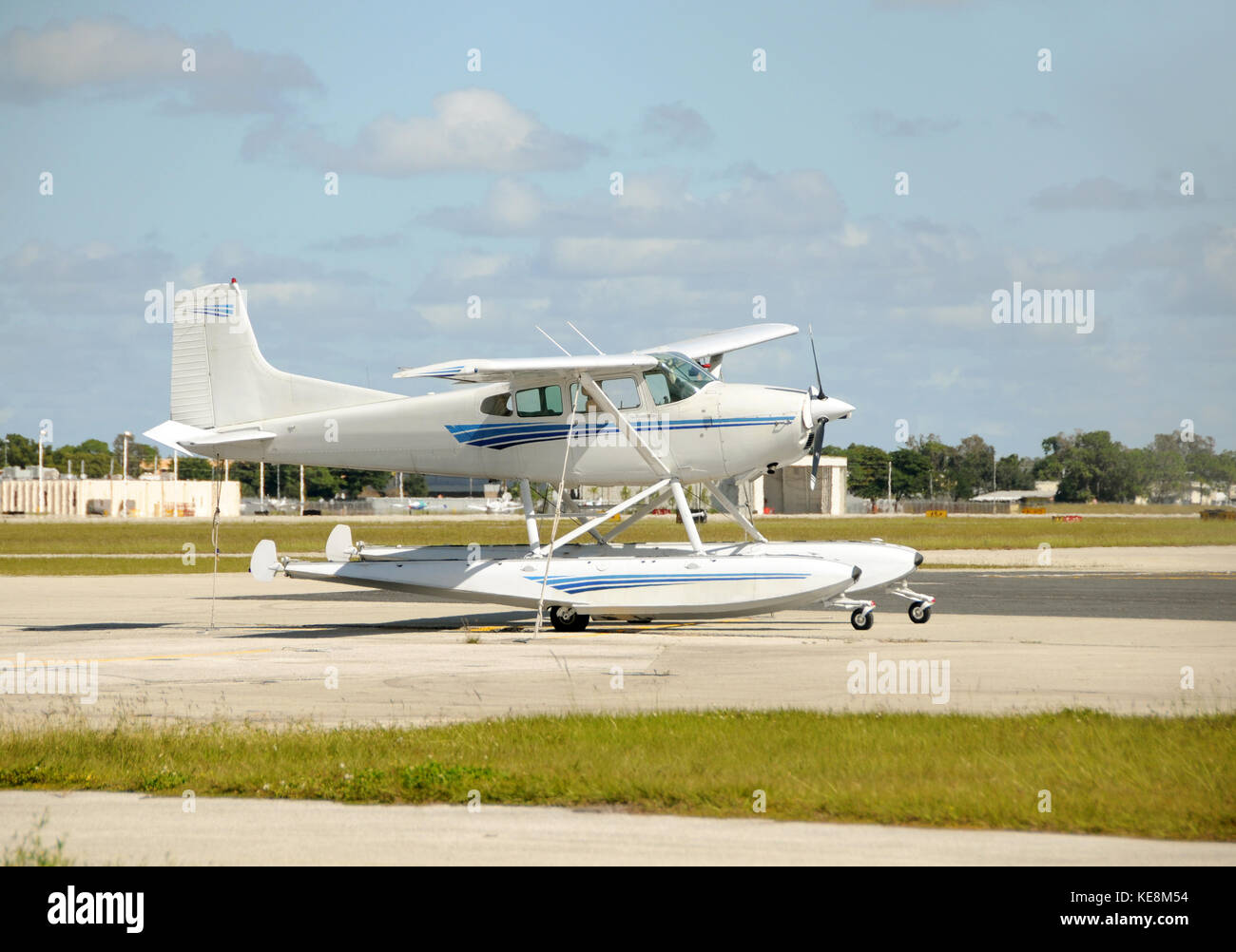 Light private seaplane for adventure travel Stock Photo - Alamy