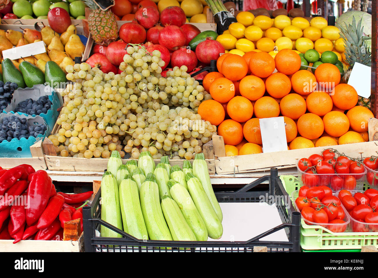 Market stall with fresh fruits and vegetables Stock Photo - Alamy
