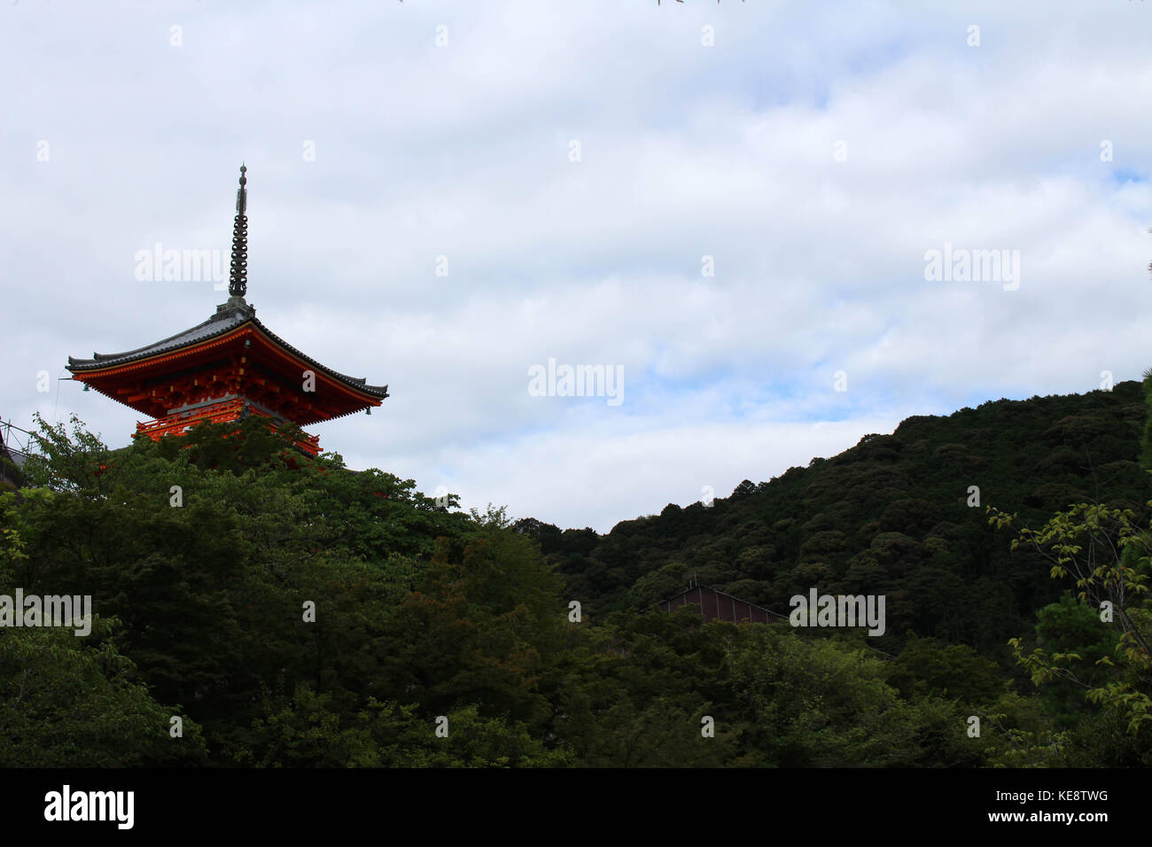 The Orange Tower At Kiyomizu Dera Temple In Kyoto Japan While The Stock Photo Alamy The Orange Tower At Kiyomizu Dera Temple In Kyoto Japan While The Stock Photo Alamy