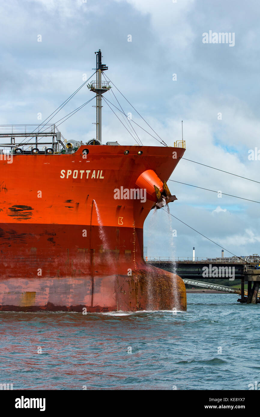 Supertanker Softtail berthed at Milford Haven Stock Photo