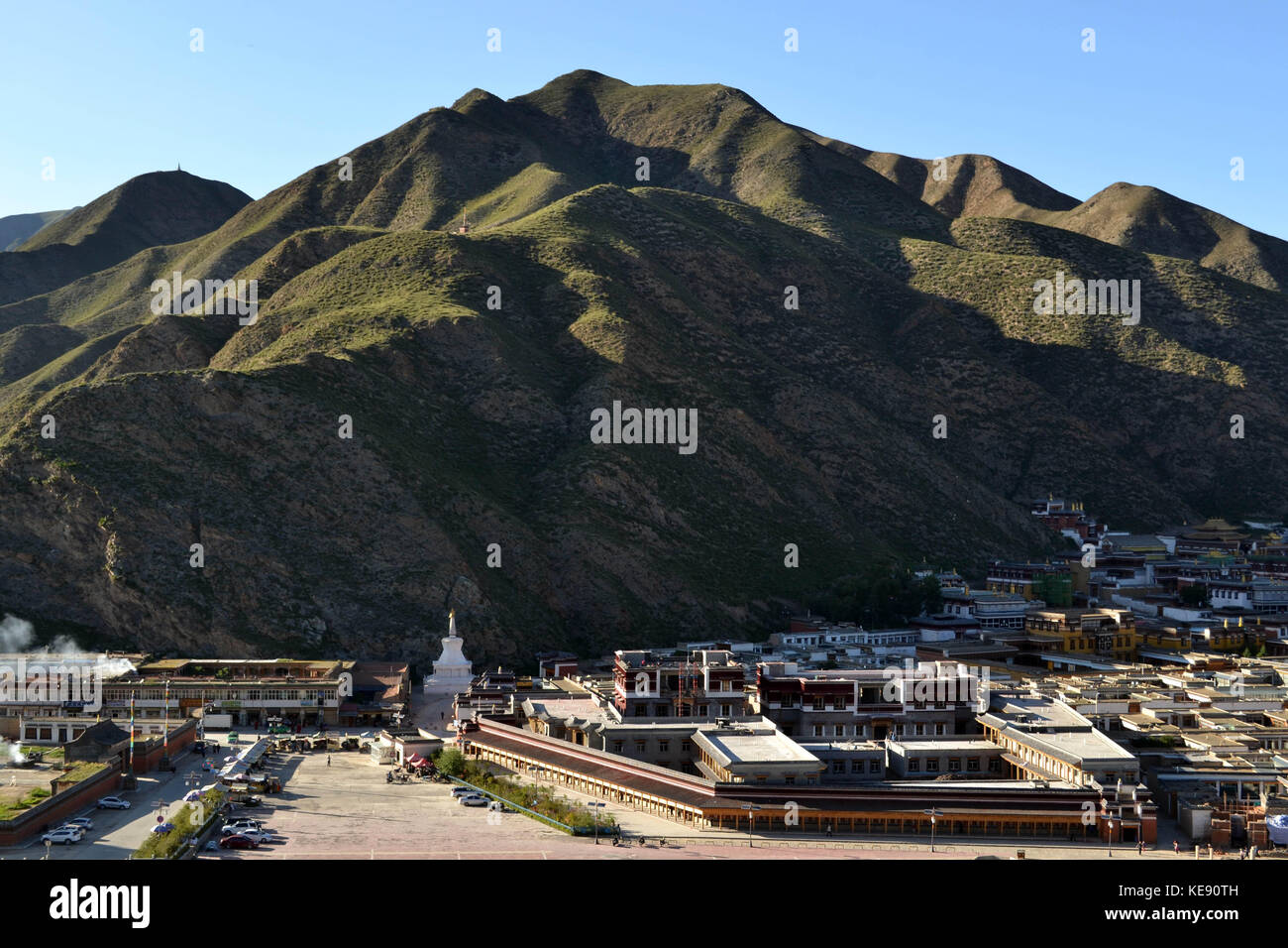Residential houses in tibet hi-res stock photography and images - Alamy