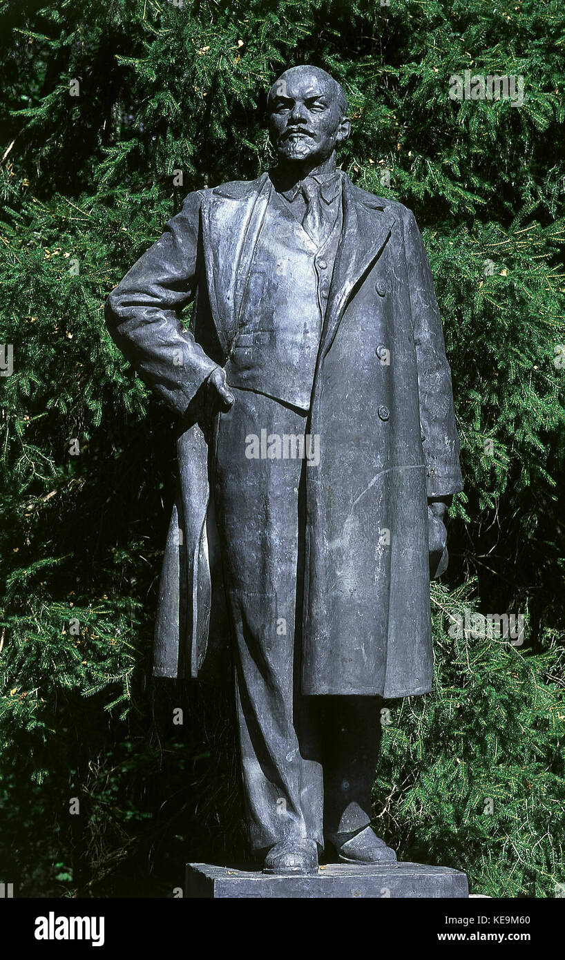 Lenin, pseudonym of Vladimir Ilyich Ulyanov (Simbirsk, now Ul'janovsk, 1870-Gorky, 1924) Stock Photo