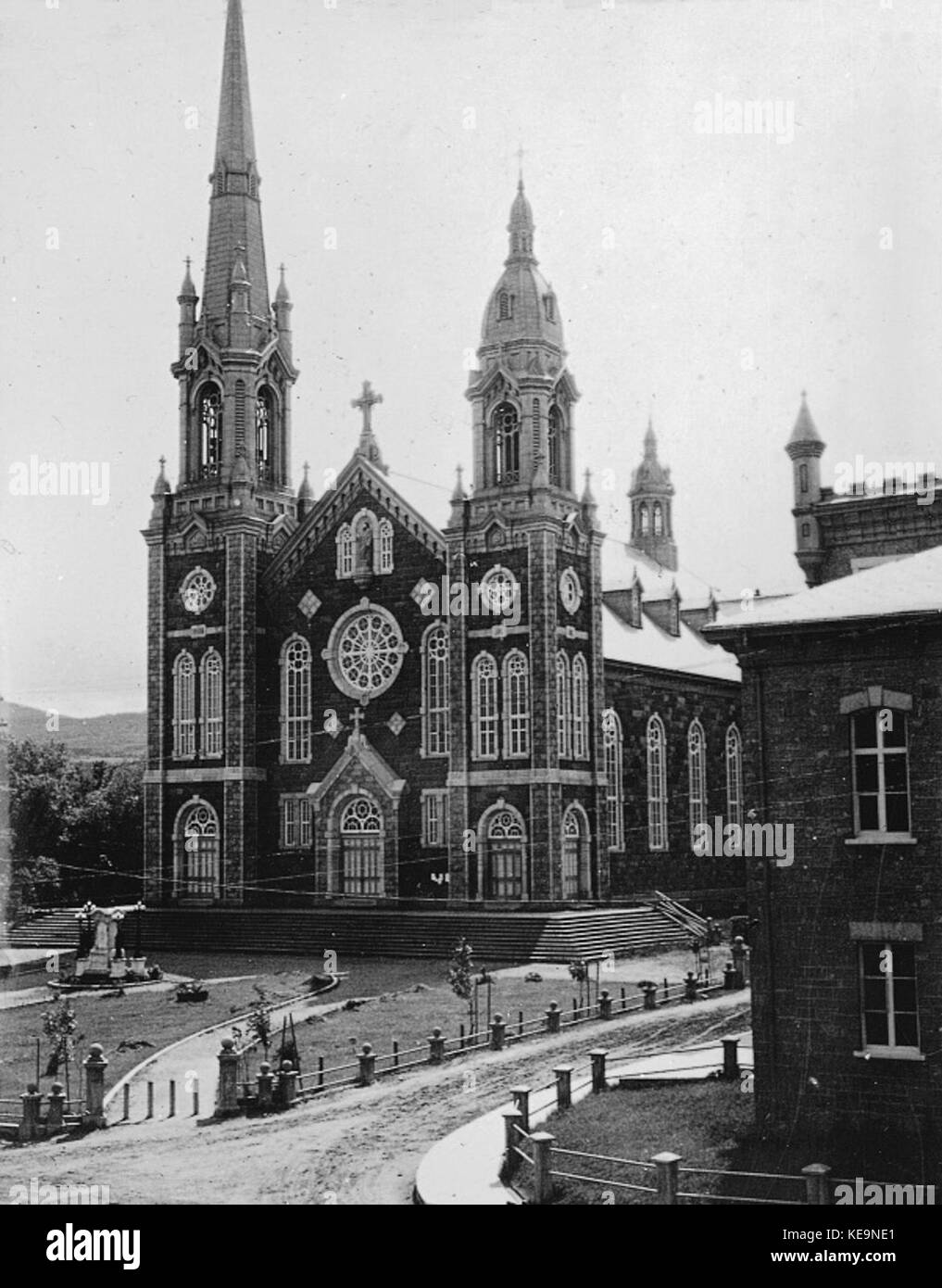 Eglise Saint Paul, Baie Saint Paul, QC, vers 1925 Stock Photo Alamy