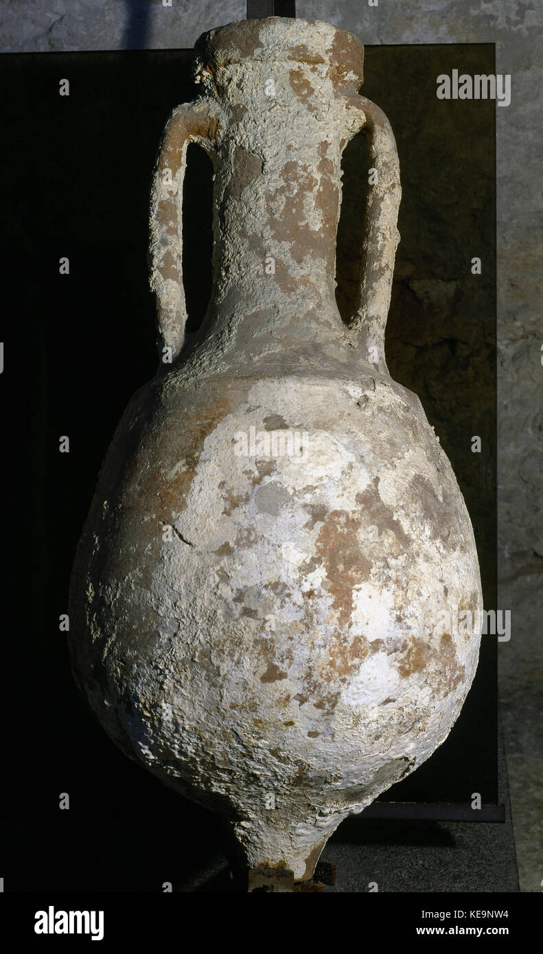 Roman wine amphora hires stock photography and images Alamy
