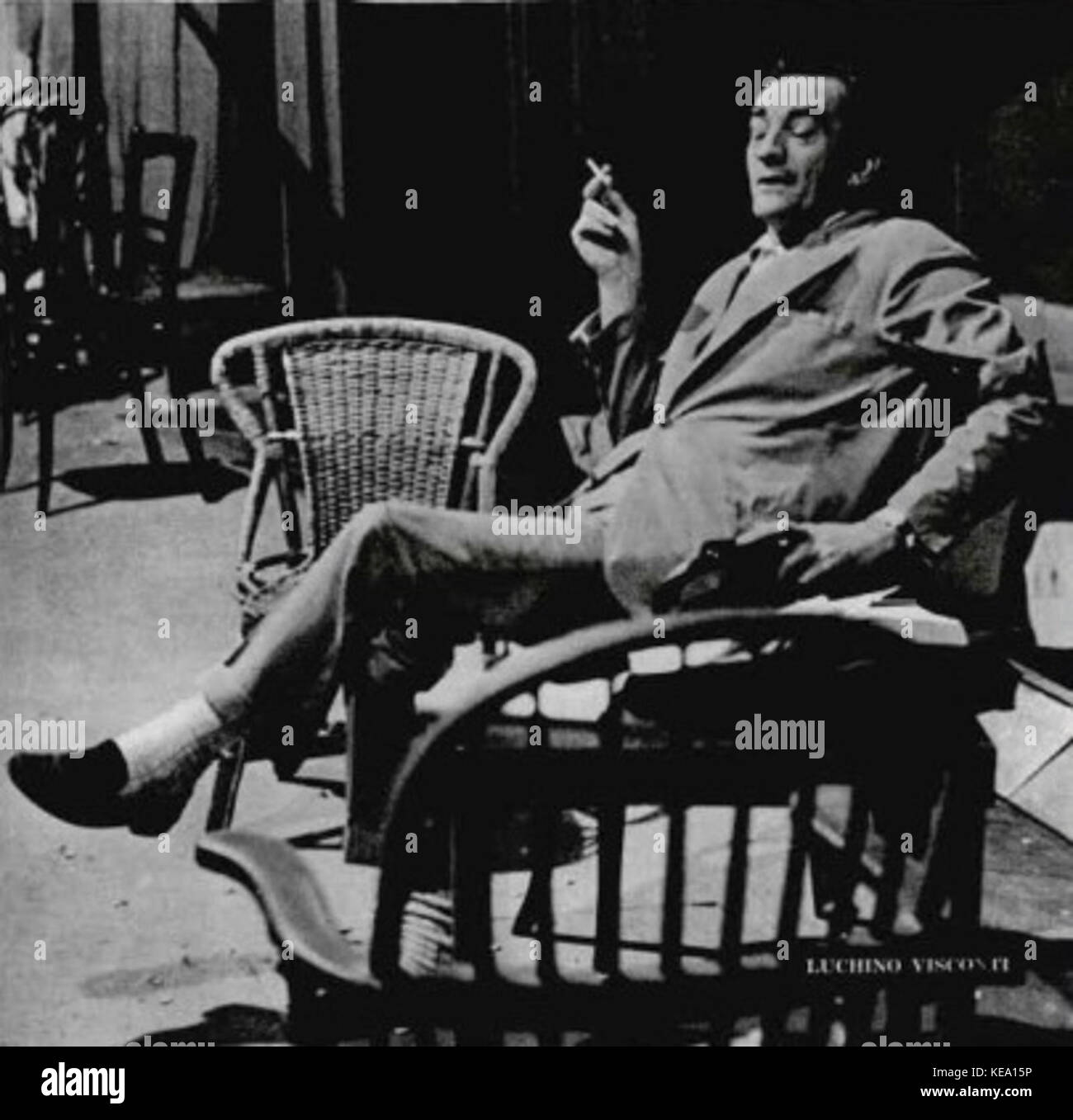 Autographe Luchino Visconti – Photo Signée Par Mario Tursi, Dédicace à Wayne Finkelman (1972)