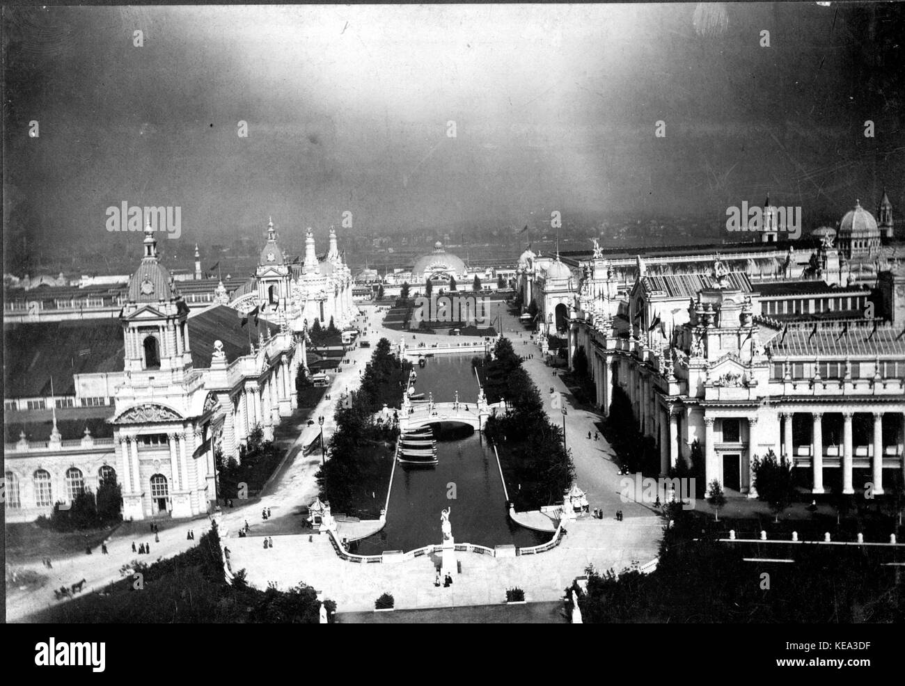View from the west Restaurant Pavilion looking toward the Pike and including the Palaces of Electricity, Machinery, Varied Industries and Transportation at the 1904 World's Fair Stock Photo