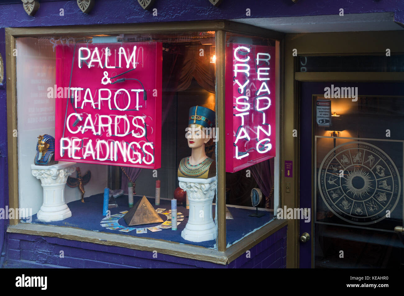 Palm & Tarot Card Readings Stock Photo Alamy
