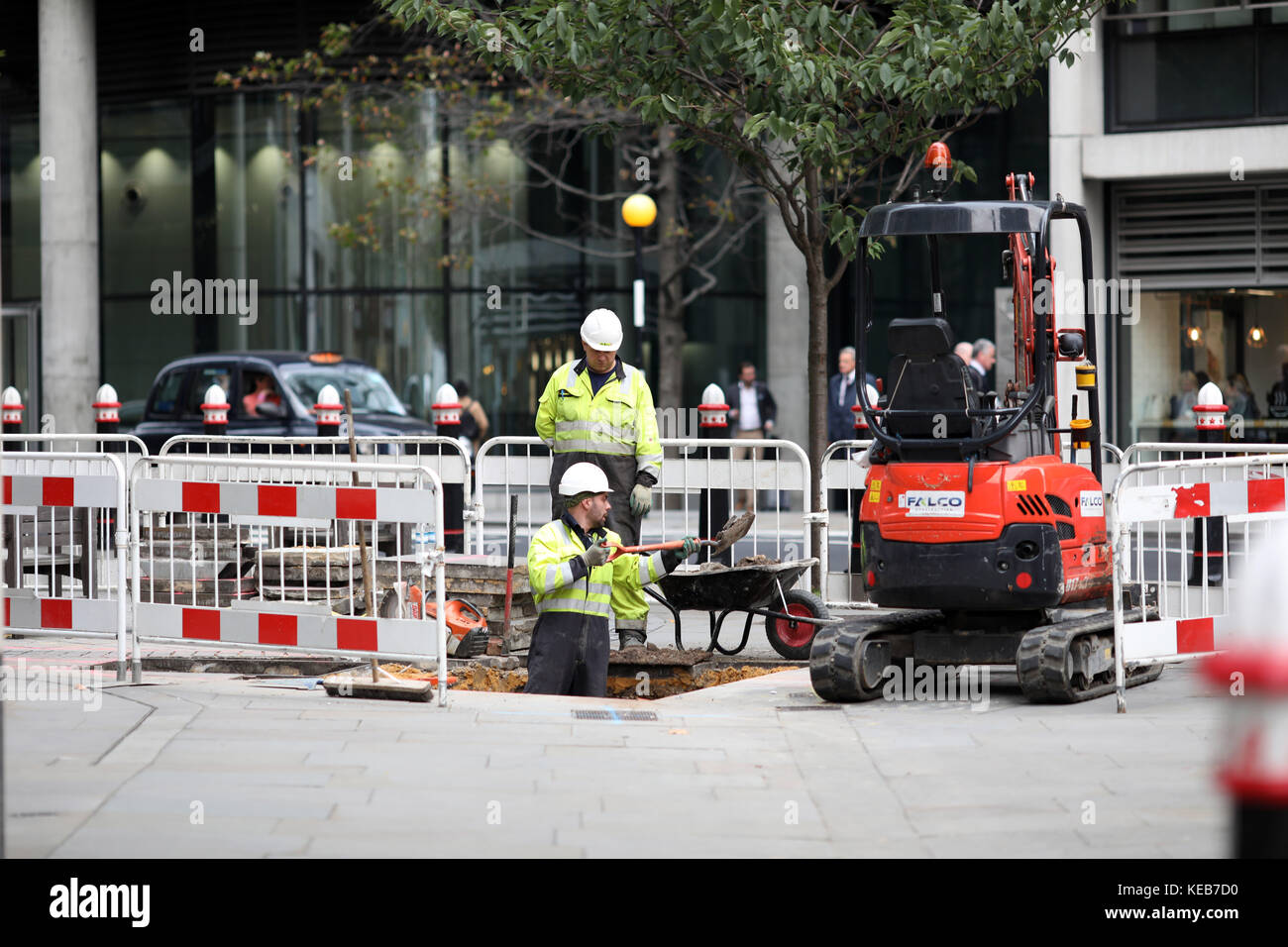 Dig and barrow hires stock photography and images Alamy