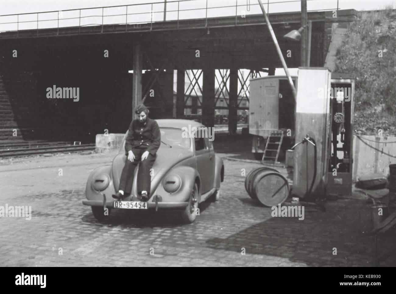 May 1943, Frankfurt am Main: This series of six pictures shows the very rare 'KdF beetle', a predecessor of the VW Beetle. Only a few hundred of these cars are been built in Germany and only a handful of them survived the war. The Deutsche Reichsbahn requisitioned private cars since 1941 for the transport of things, which were seen as important for the war. Requisitioning a KdF Beetle was nearly impossible, so the six photos show the enthusiasm of the crew oft he 4. Transport Battallion of the Deutsche Reichsbahn, located in Frankfurt am Main in the Reichsbahndirektion Frankfurt am Main. ..... Stock Photo