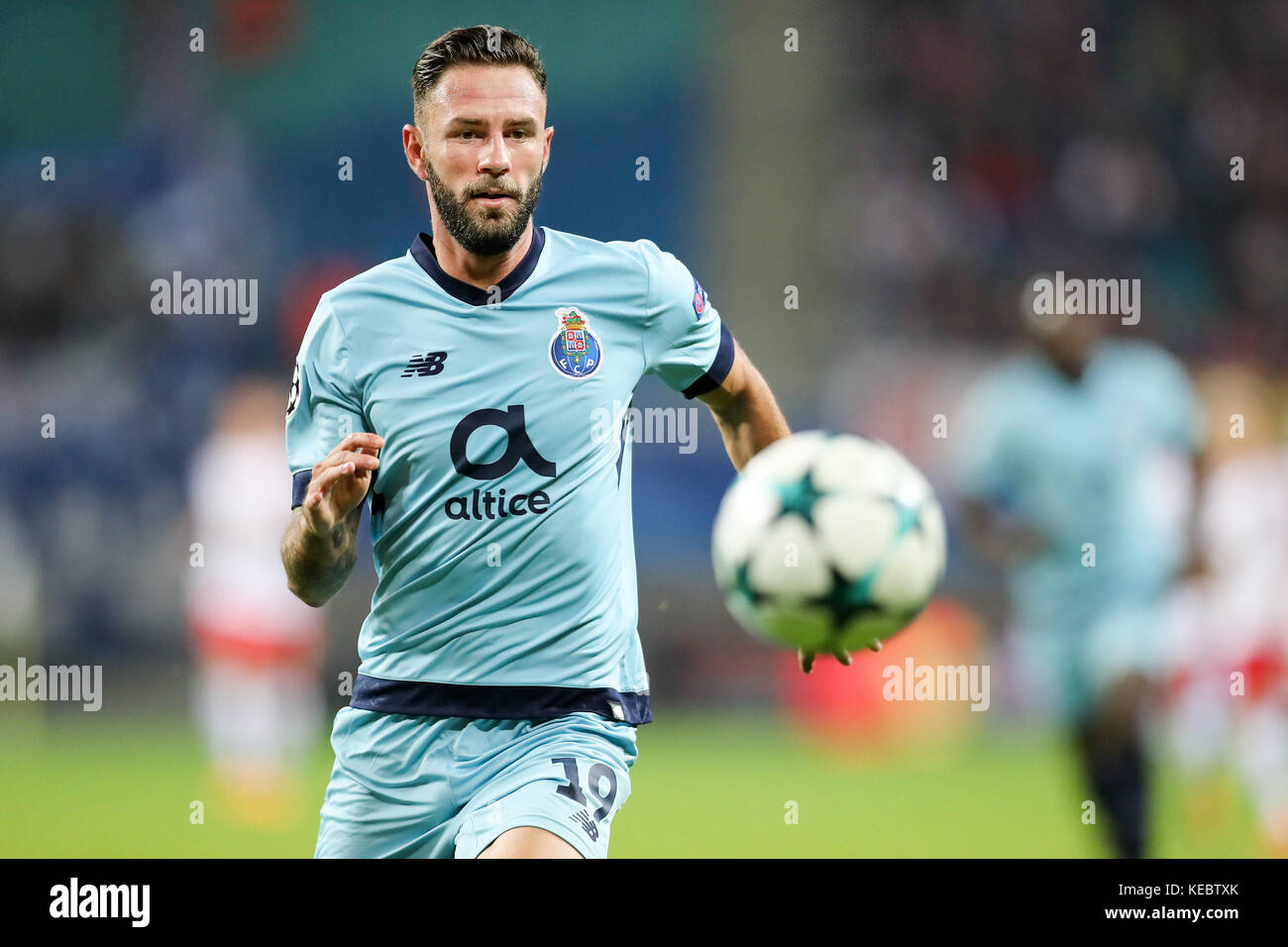 Leipzig, Germany. 17th Oct, 2017. Porto's Miguel Layún during the Champions League group stages qualification match between RB Leipzig and FC Porto in the Red Bull Arena in Leipzig, Germany, 17 October 2017. Credit: Jan Woitas/dpa-Zentralbild/dpa/Alamy Live News Stock Photo