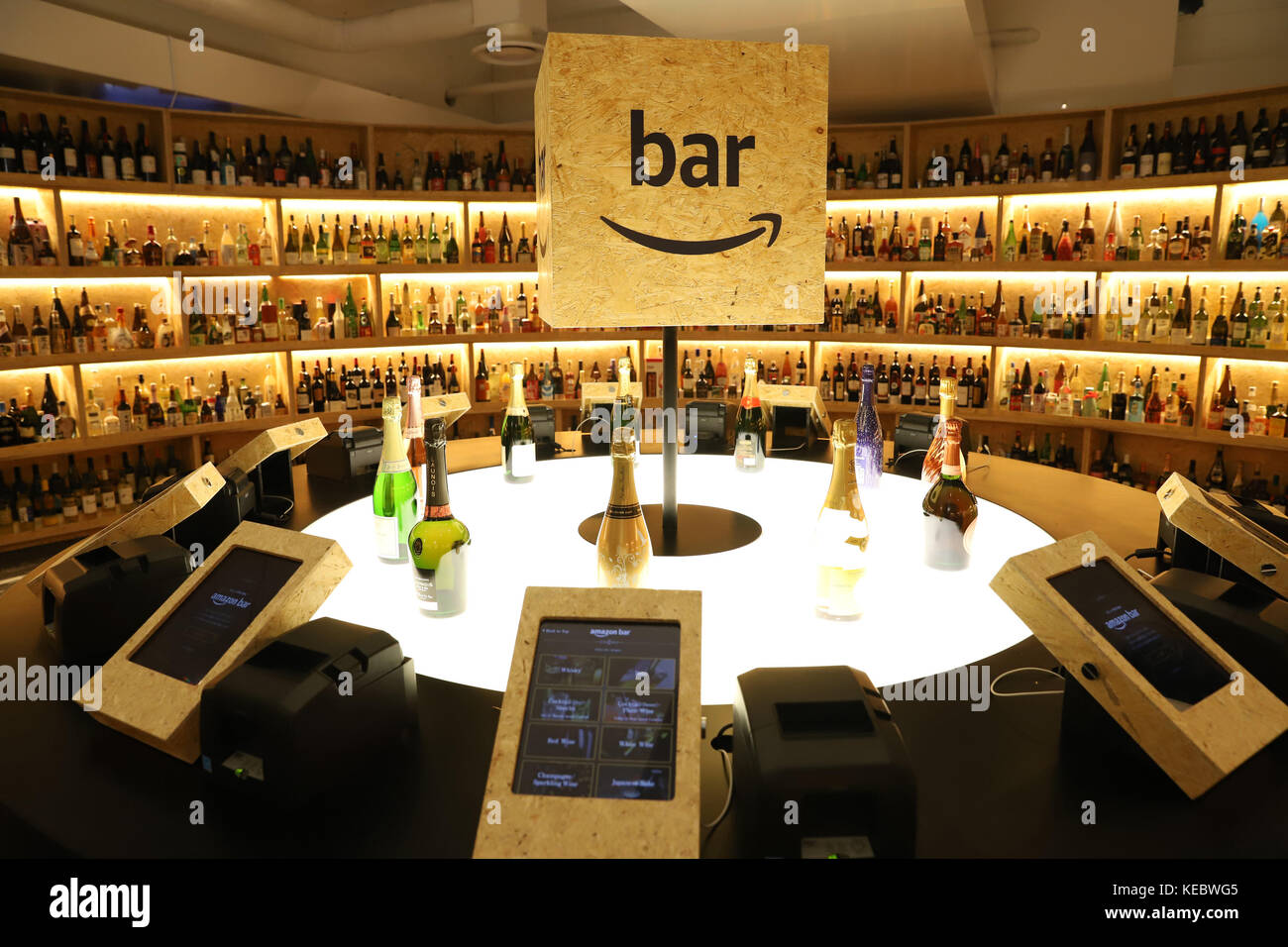 Tokyo, Japan. 19th Oct, 2017. Online commerce giant Amazon's real bar