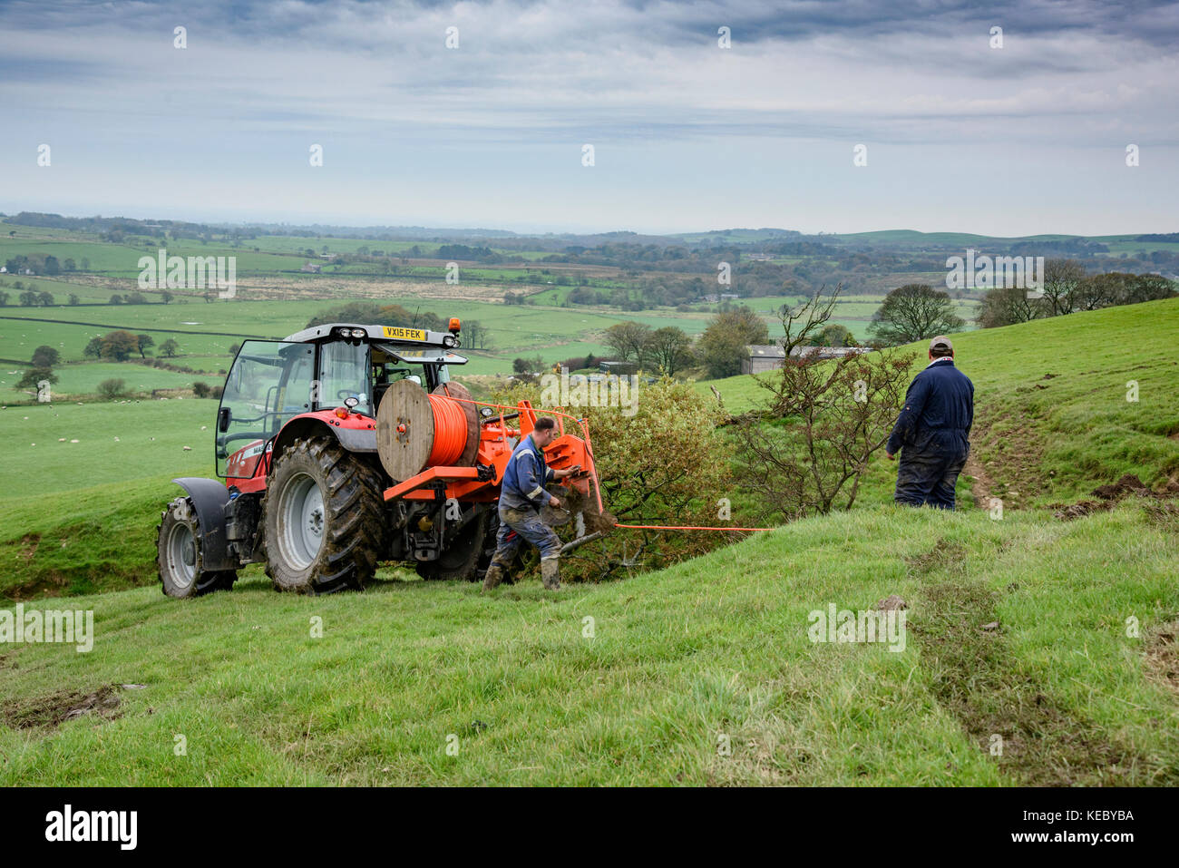 Chipping, UK. 19th Oct, 2017. Work taking place to install the World’s fastest rural broadband in the farmland around Chipping, Preston, Lancashire. Offering a full 1,000Mbps, B4RN, Broadband for the Rural North, is a professionally designed fibre optic broadband network, registered as a non-profit community benefit society, and run with the support of landowners and volunteers. Credit: John Eveson/Alamy Live News Stock Photo