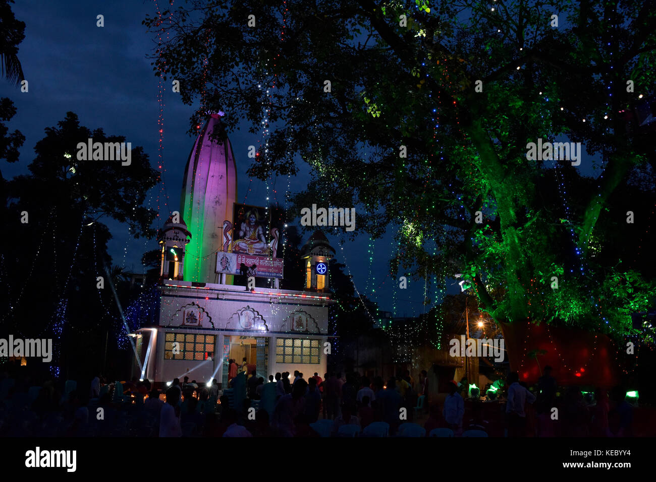 Dhaka, Bangladesh. 19th Oct, 2017. Sree Sree Bordesor Kalimata Mondir Diwali festival in Dhaka. Credit: SK Hasan Ali/Alamy Live News Stock Photo