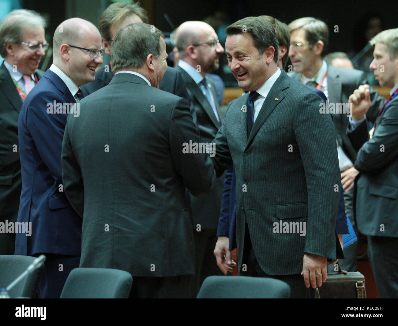 Brussels, Belgium. 19th Oct, 2017. Xavier Bettel Prime Minister of Luxembourg and Stefan Lofven Prime Minister of Sweden, at the European Council, during tehe round table. Credit: Leo Cavallo/Alamy Live News Stock Photo