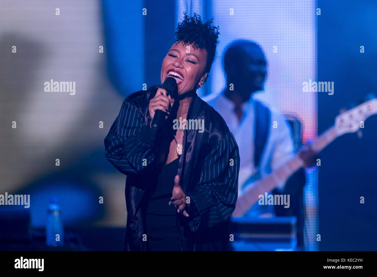 Brighton, UK. 19th Oct, 2017. Emeli Sandé, performing at The Brighton Centre, England. Credit: Jason Richardson/Alamy Live News Stock Photo