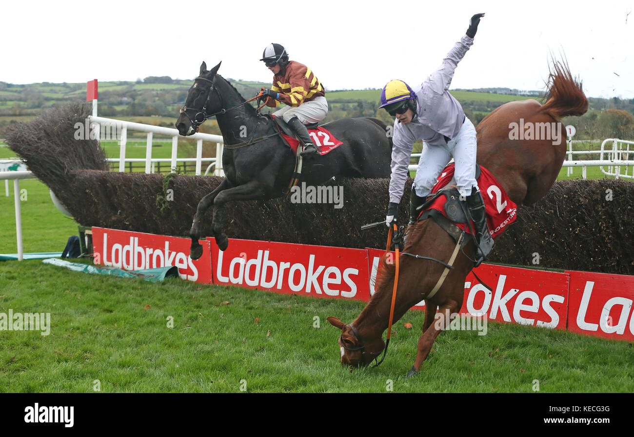 Robert James falls from Carole Rose during The Ingoldsby (Q.R