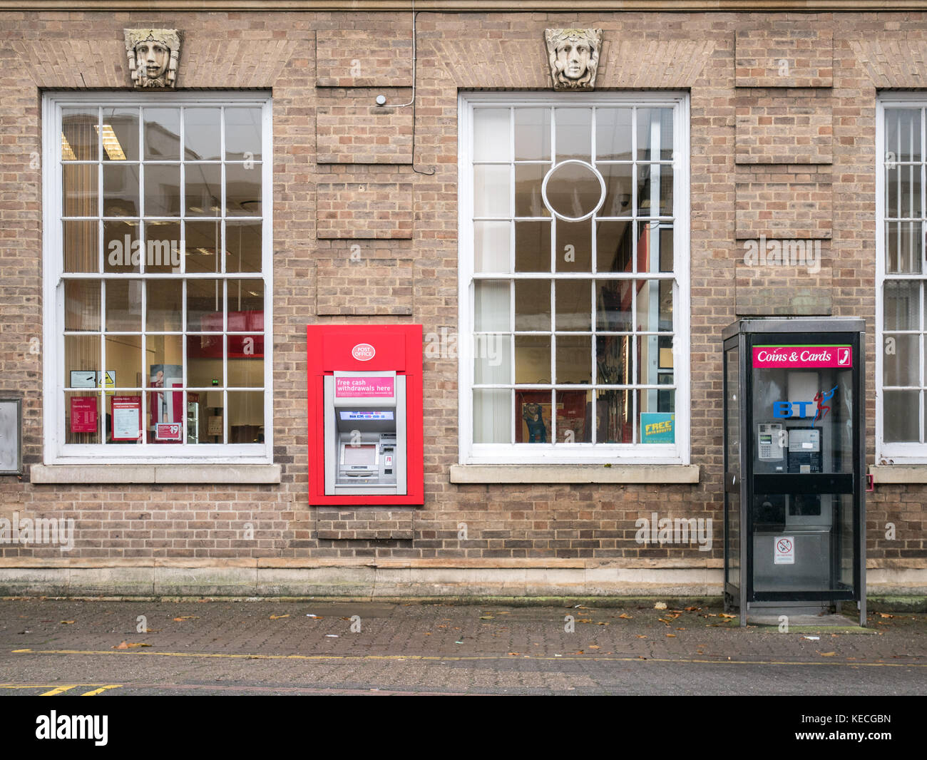 Post office on Lower street at Kettering, England Stock Photo Alamy