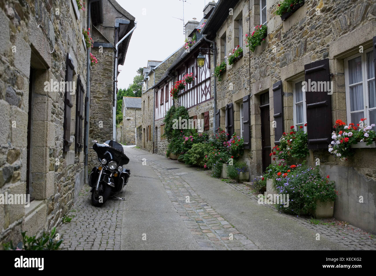 Rue saint yves hi-res stock photography and images - Alamy