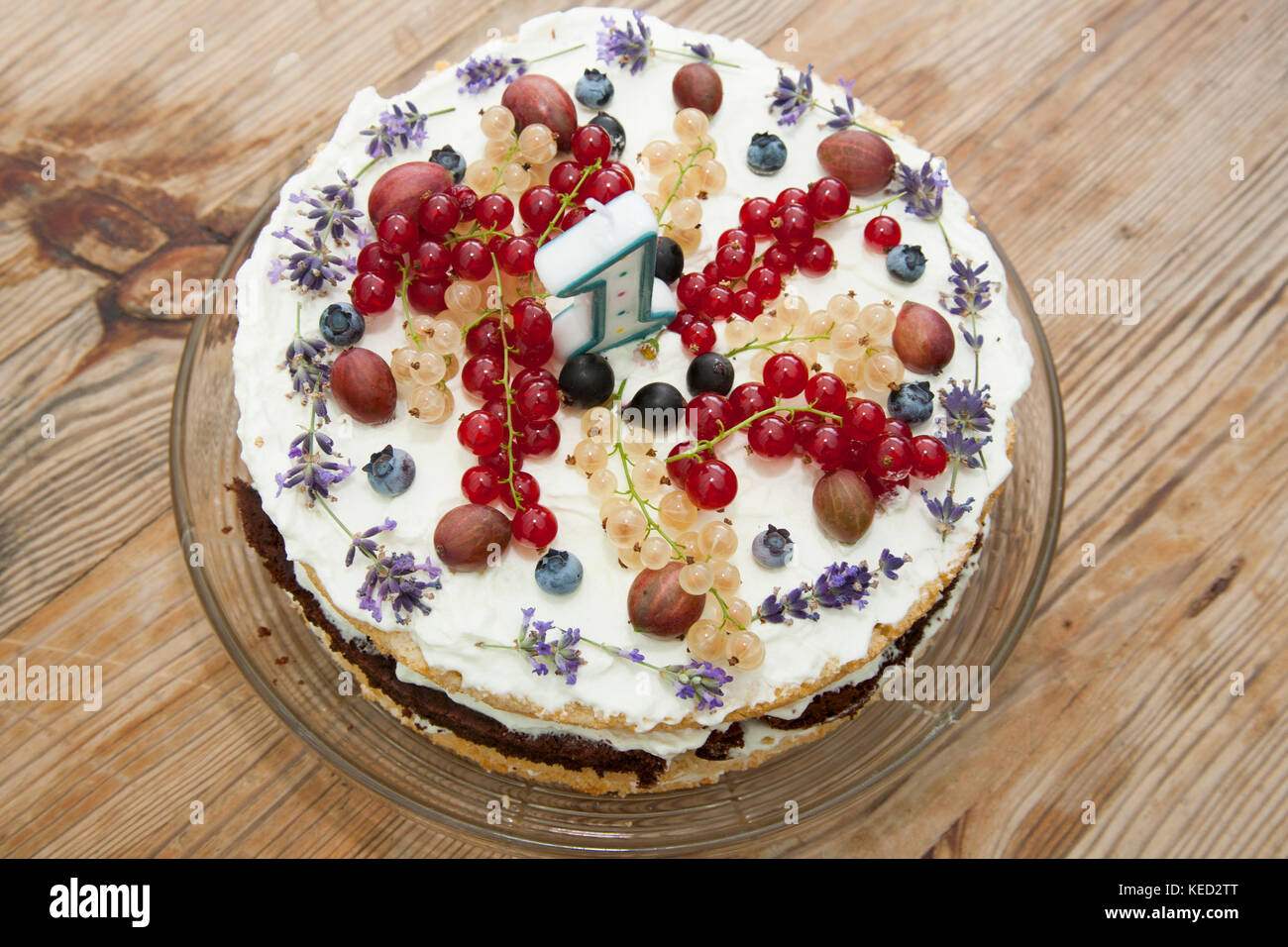 Birthday Cake With A Number 1 Candle High Resolution Stock Photography And Images Alamy Birthday Cake With A Number 1 Candle High Resolution Stock Photography And Images Alamy
