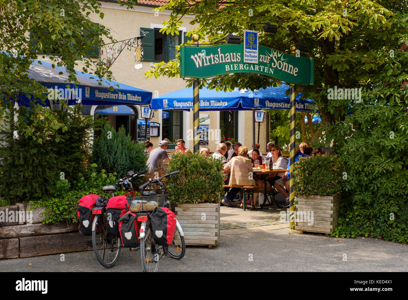 Tavern with Beer garden, Wirtshaus zur Sonne, Kottingwörth, near Beilngries, Altmühltal, Upper Bavaria, Bavaria, Germany Stock Photo