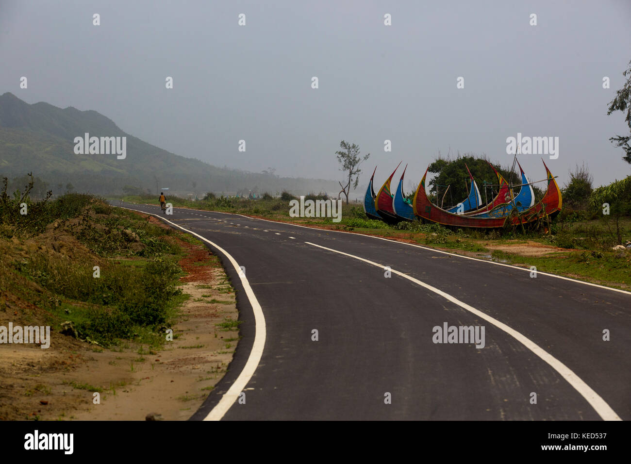 The marine drive road at Shamlapur in Cox's Bazar. Cox’s Bazar–Tekhnaf Marine Drive is a 80-kilometre-long road from Cox’s Bazar to Teknaf along the B Stock Photo