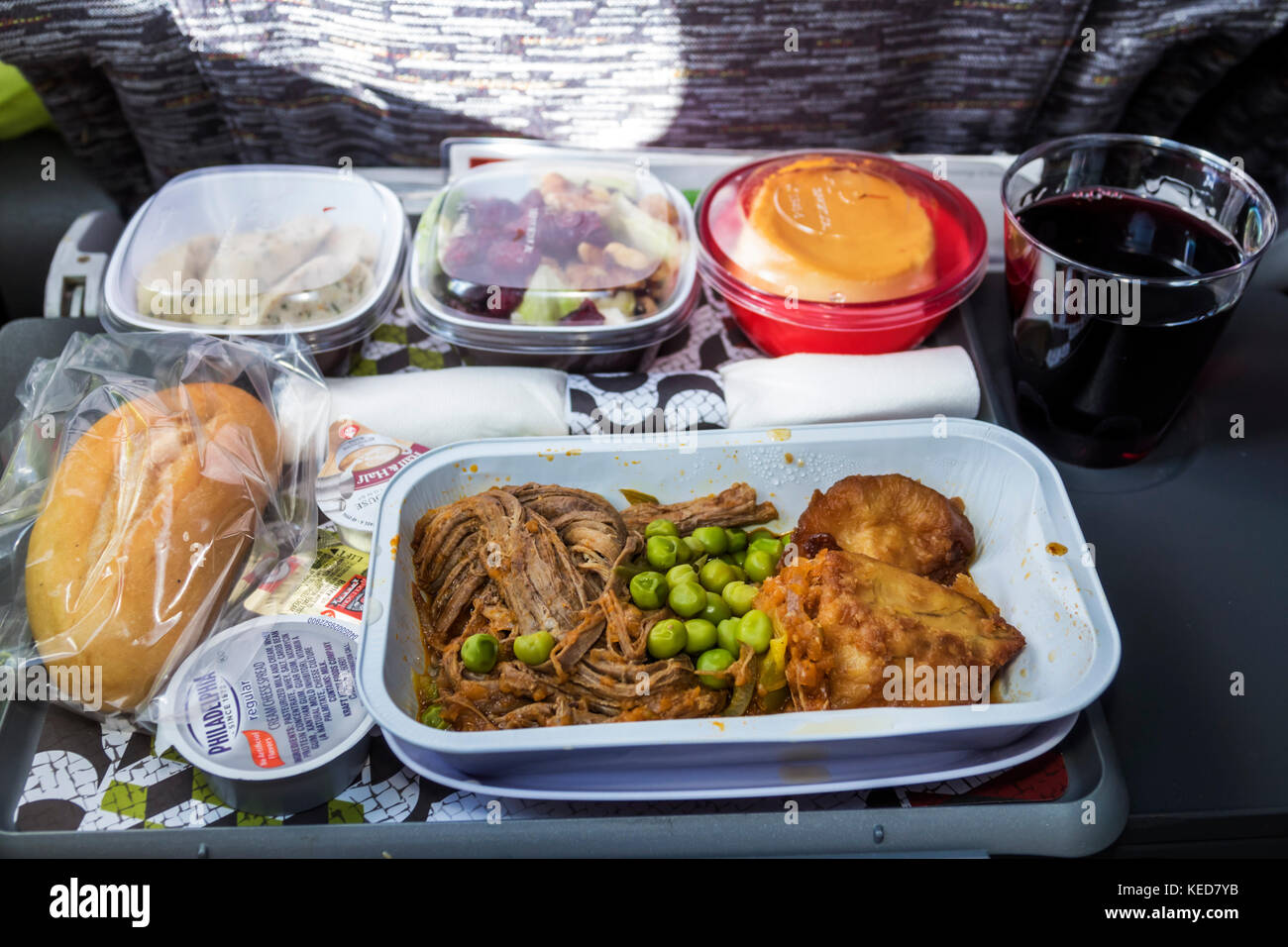 Airline food a meal tray hi-res stock photography and images - Alamy