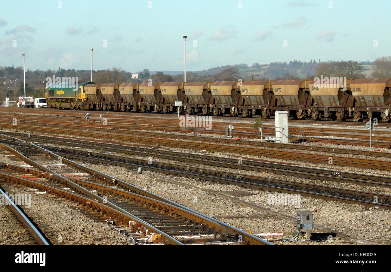Class 66 locomotive on freightliner train hi-res stock photography and ...